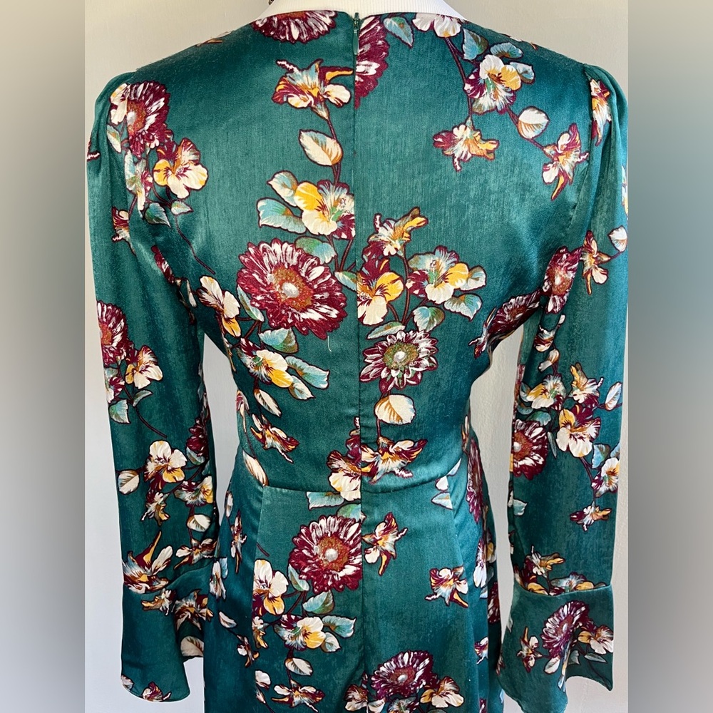 Floral Green Long Sleeve Dress - Picture 9 of 10
